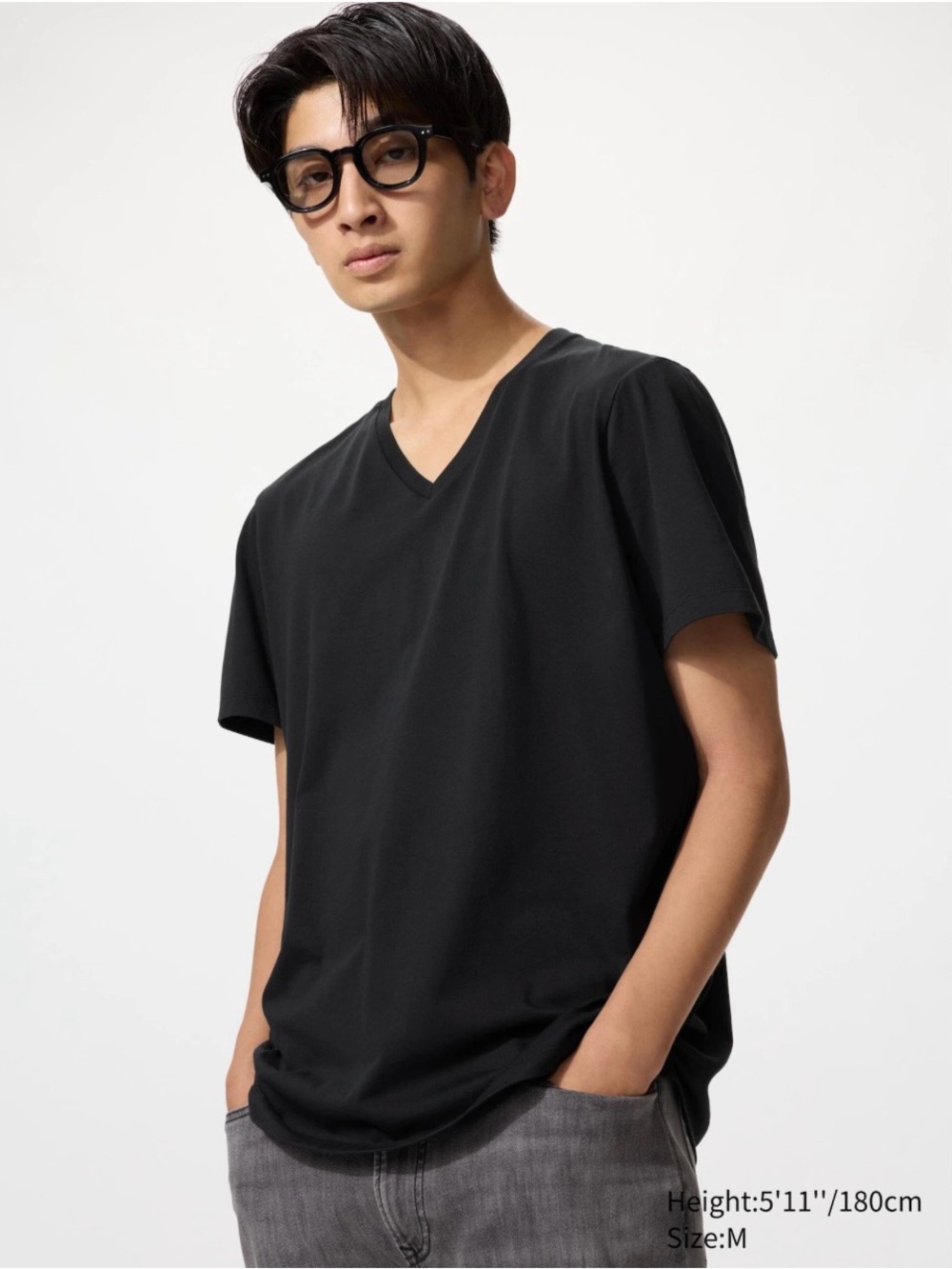 Uniqlo Black V-Neck Men's Short Sleeve Tee